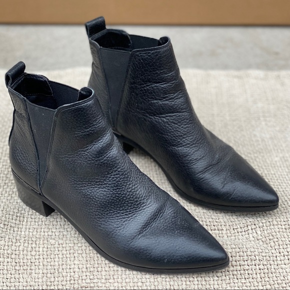 Treasure & Bond Shoes - Treasure & Bond black ankle booties.